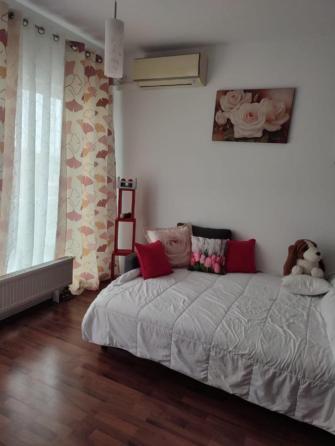 1 Room Apartment In Titan Bucharest Exterior photo